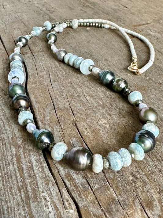 Oceans Opulence: Tahitian Pearl Necklace