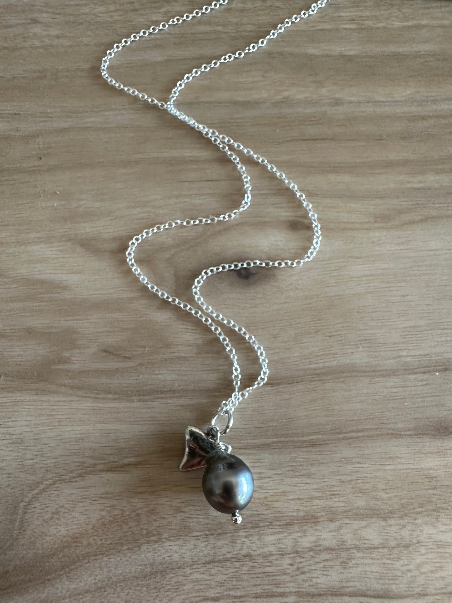 Summer Swing: Tahitian Pearl and Sterling Silver Beach Necklace