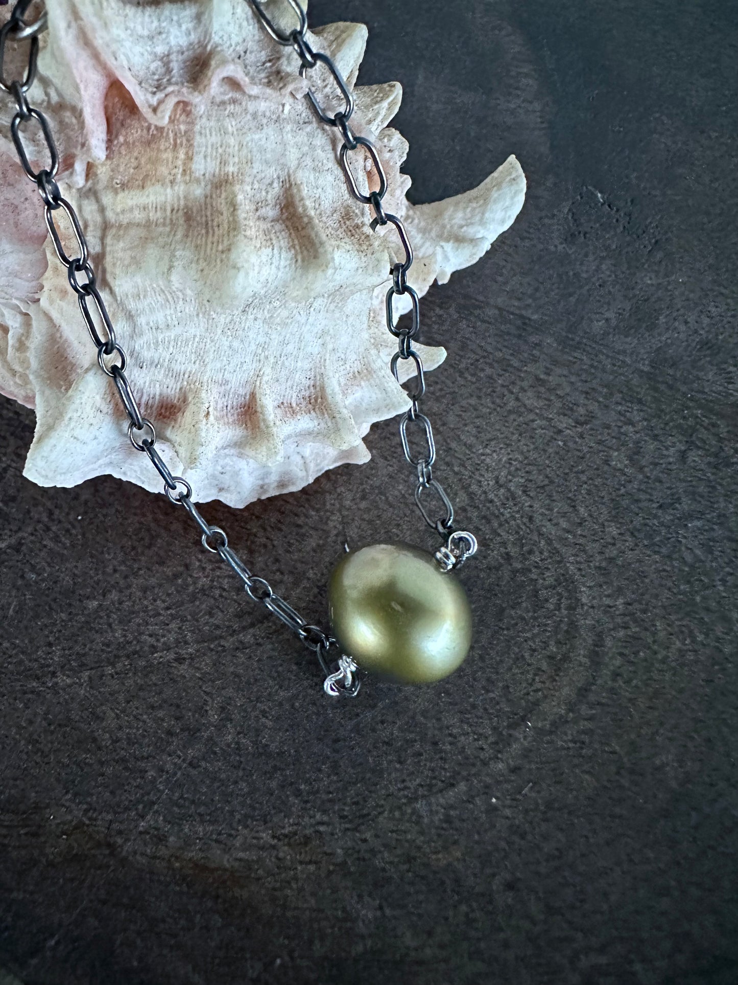 Verdent Silver Large Green Tahitian Pearl Bracelet