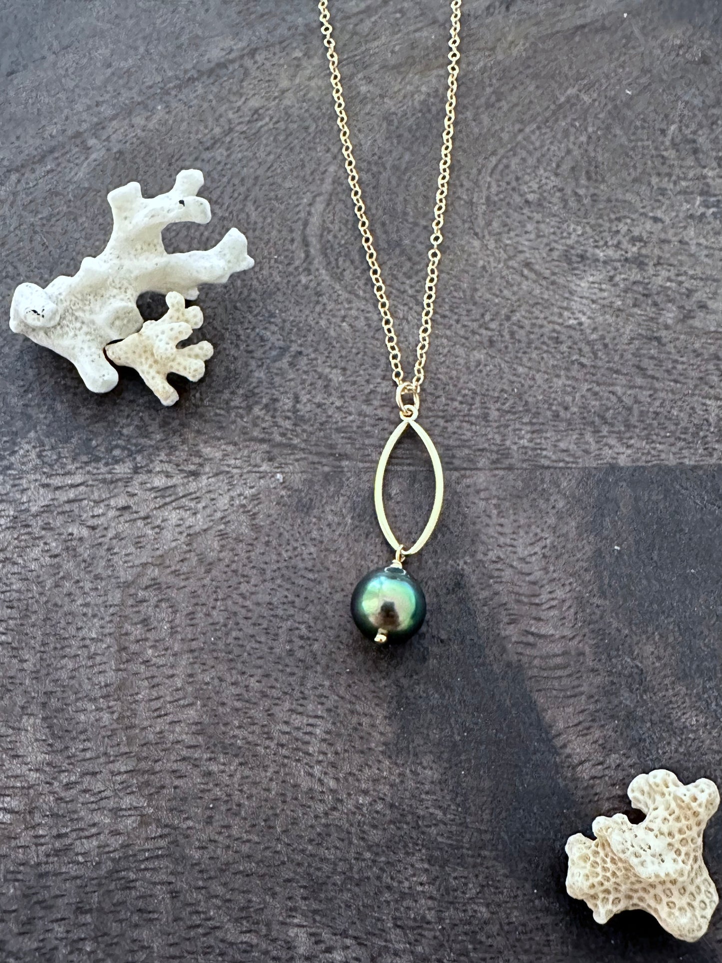 Marquise Elegance: Tahitian Pearl Necklace