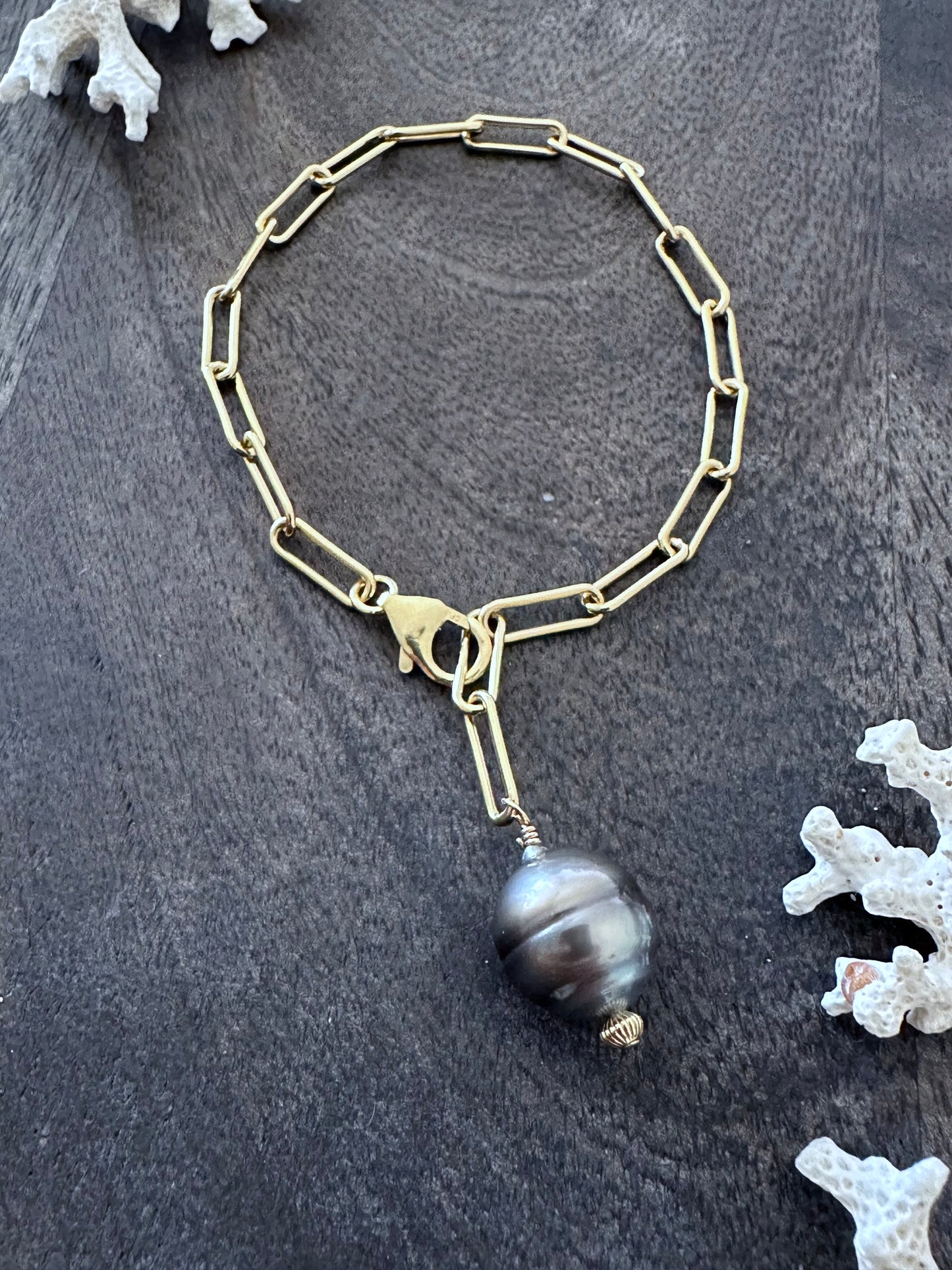 Ocean Alchemy's Guilded Bracelet : Tahitian Pearl and Gold Filled Paperclip Chain