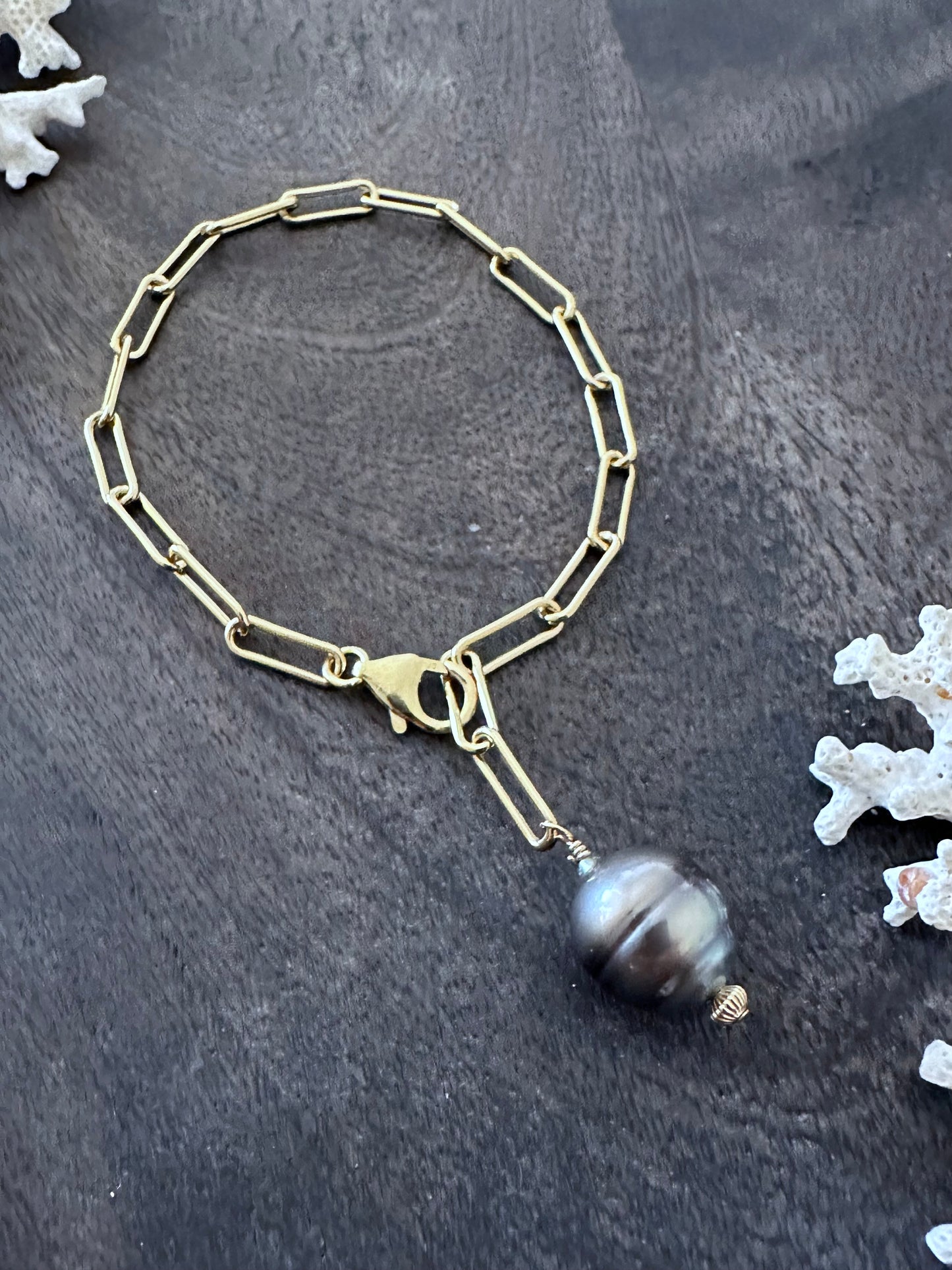 Ocean Alchemy's Guilded Bracelet : Tahitian Pearl and Gold Filled Paperclip Chain