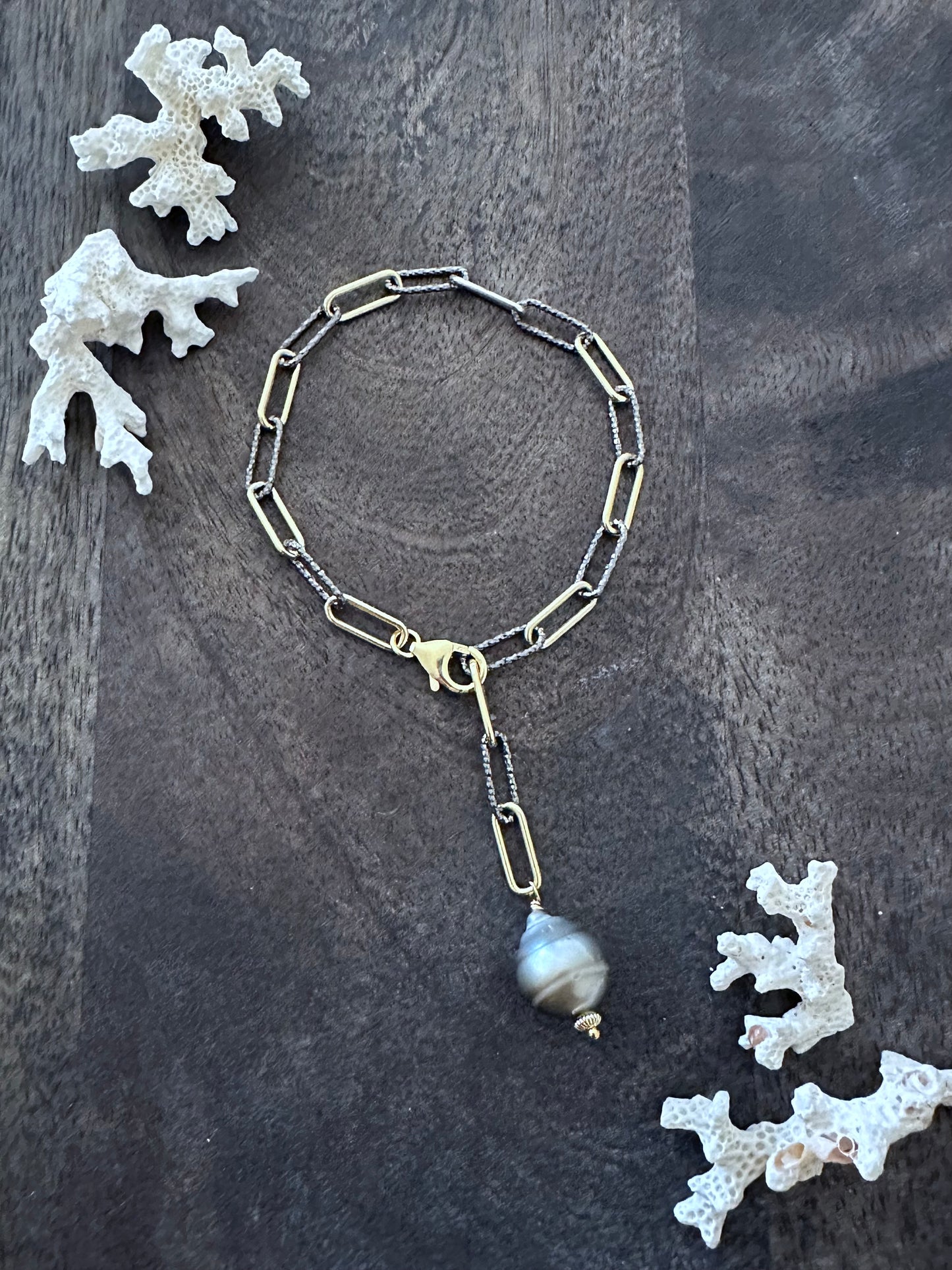 Ocean Alchemy : Tahitian Pearl with Italian Mixed Metal Chain