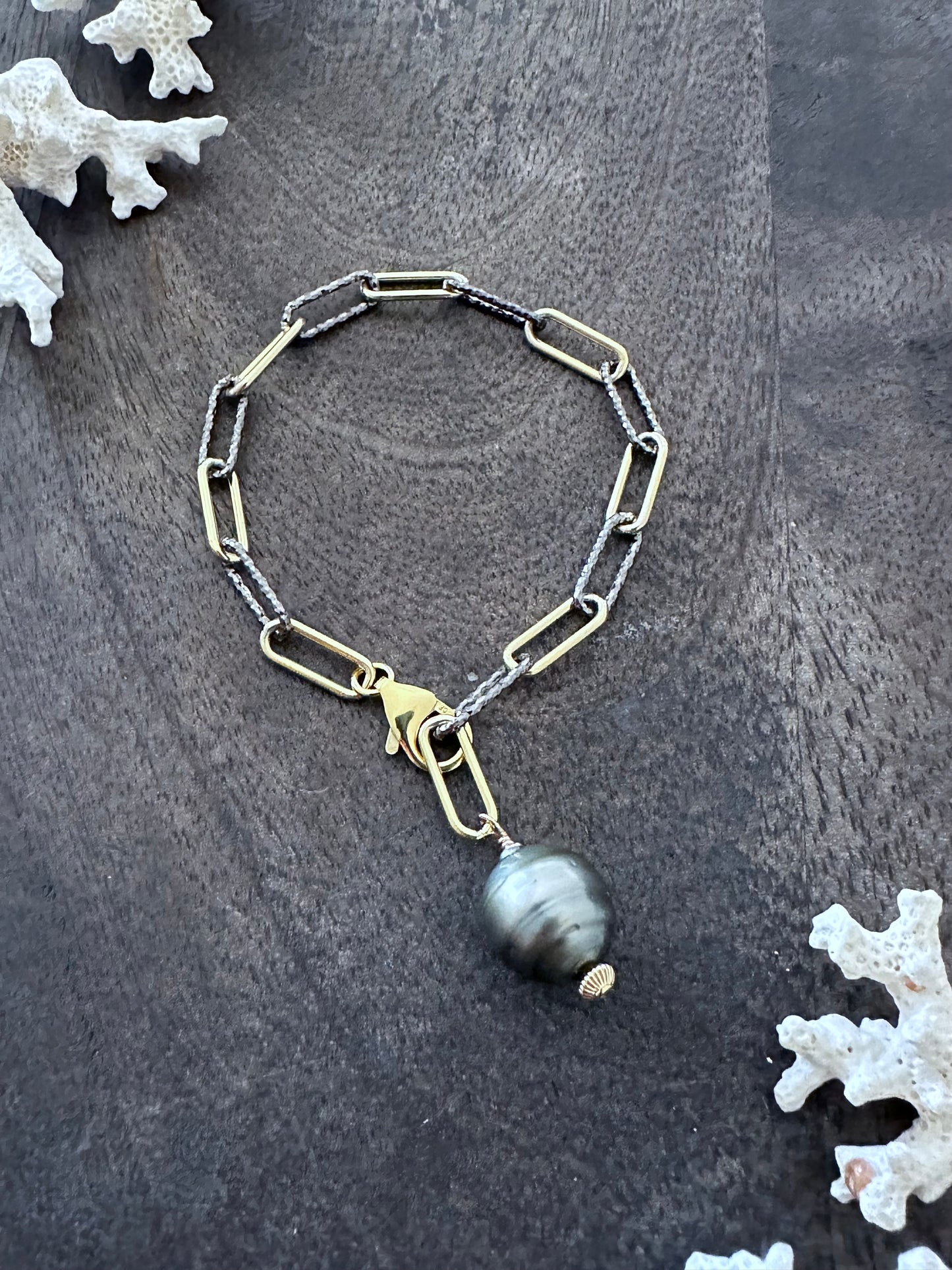Ocean Alchemy : Tahitian Pearl with Italian Mixed Metal Chain