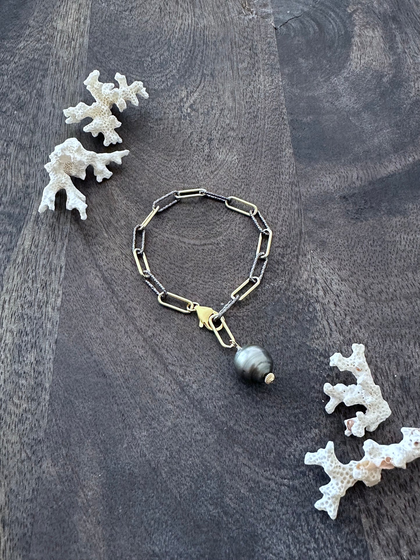 Ocean Alchemy : Tahitian Pearl with Italian Mixed Metal Chain