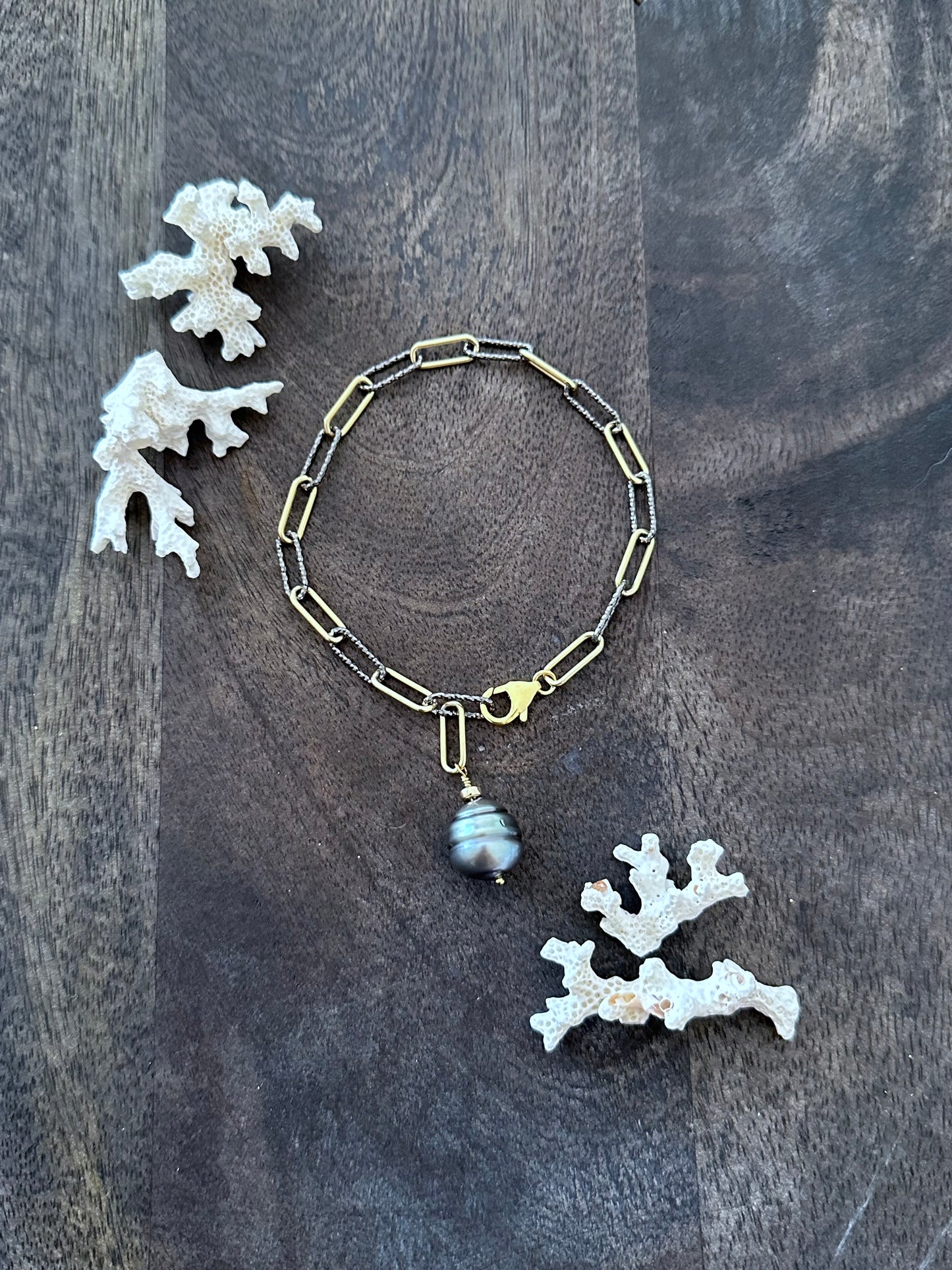 Ocean Alchemy : Tahitian Pearl with Italian Mixed Metal Chain