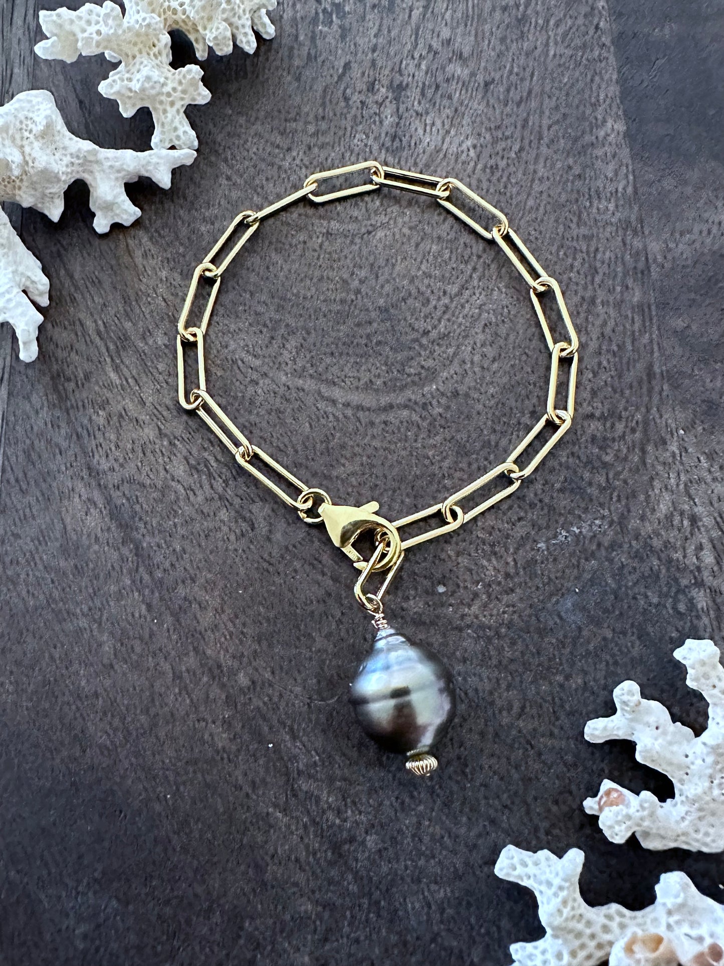 Ocean Alchemy's Guilded Bracelet : Tahitian Pearl and Gold Filled Paperclip Chain