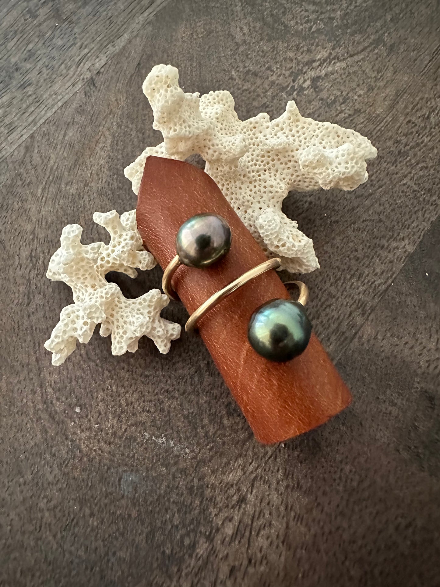 Tahitian Tide Twist Ring: Beach Glam Edition