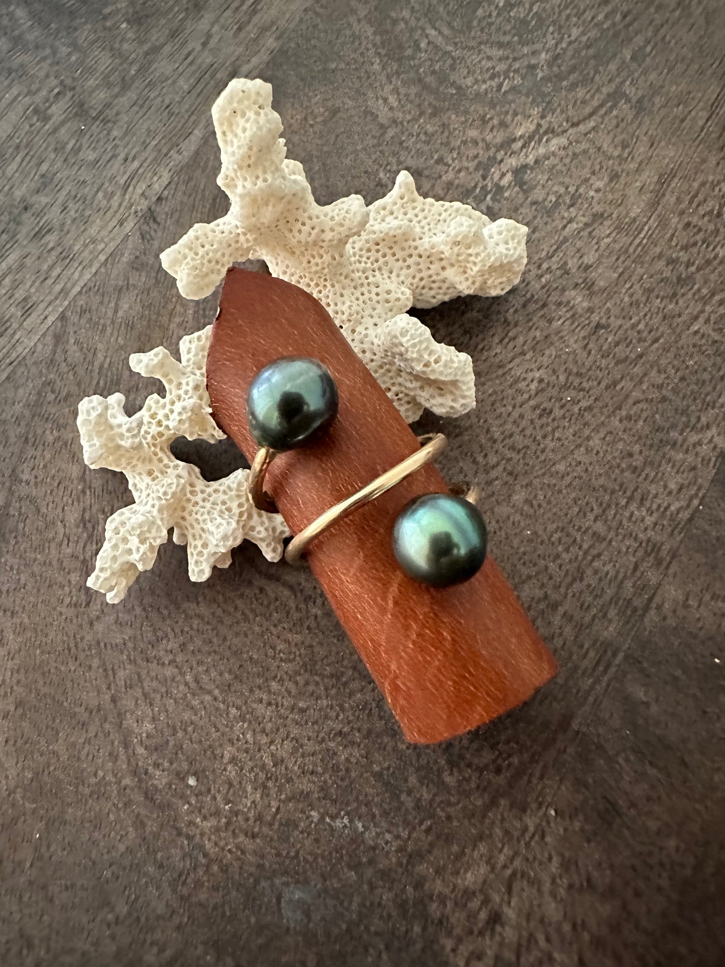 Tahitian Tide Twist Ring: Beach Glam Edition