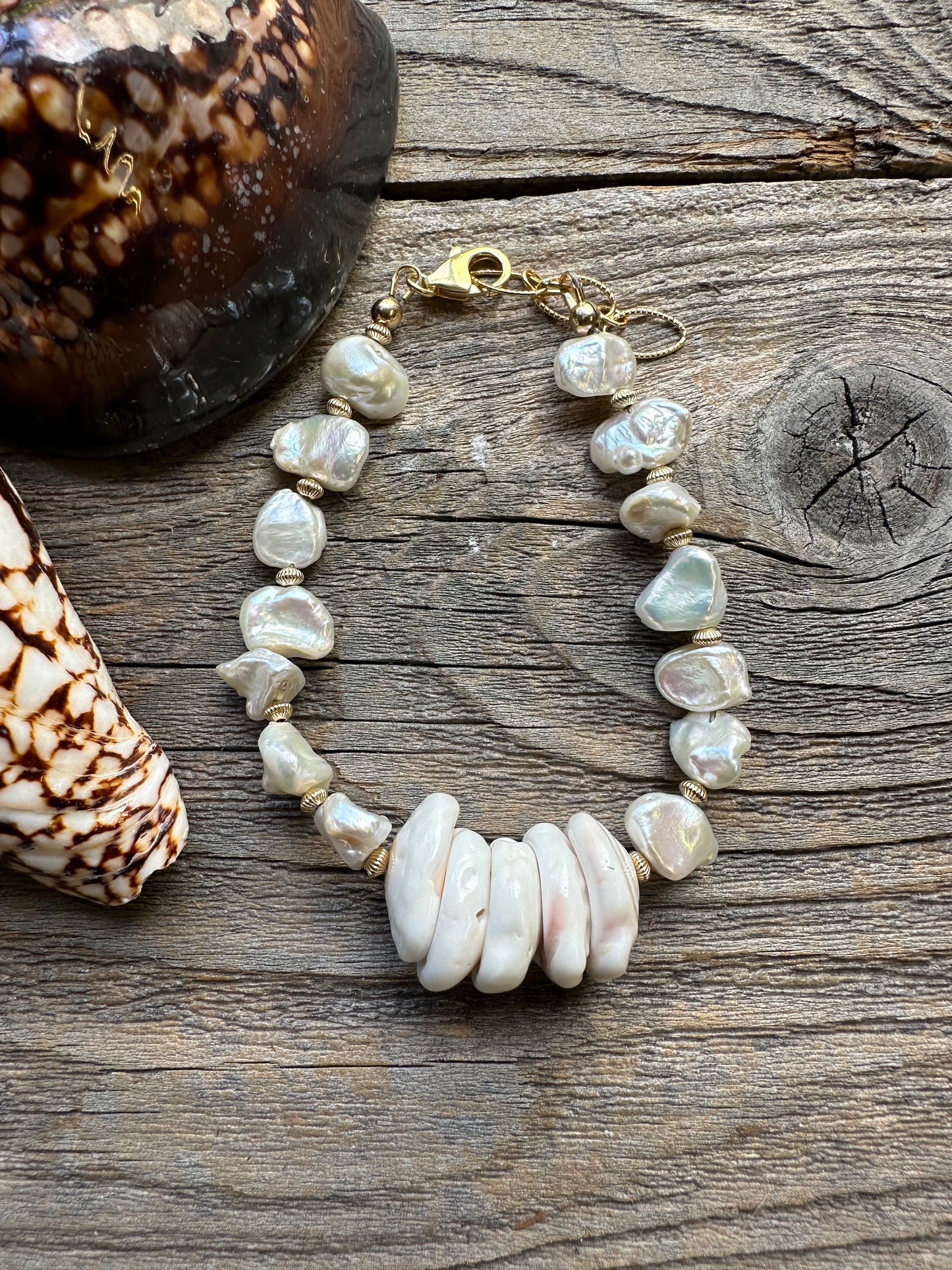Sea Breeze Keshi Pearl and Puka Shell 8.5" Bracelet