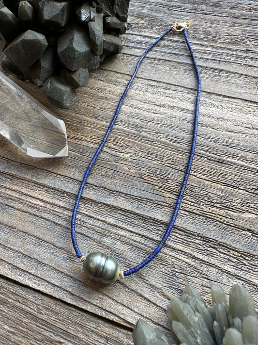 Indigo Depths – Lapis & Single Tahitian Pearl Necklace