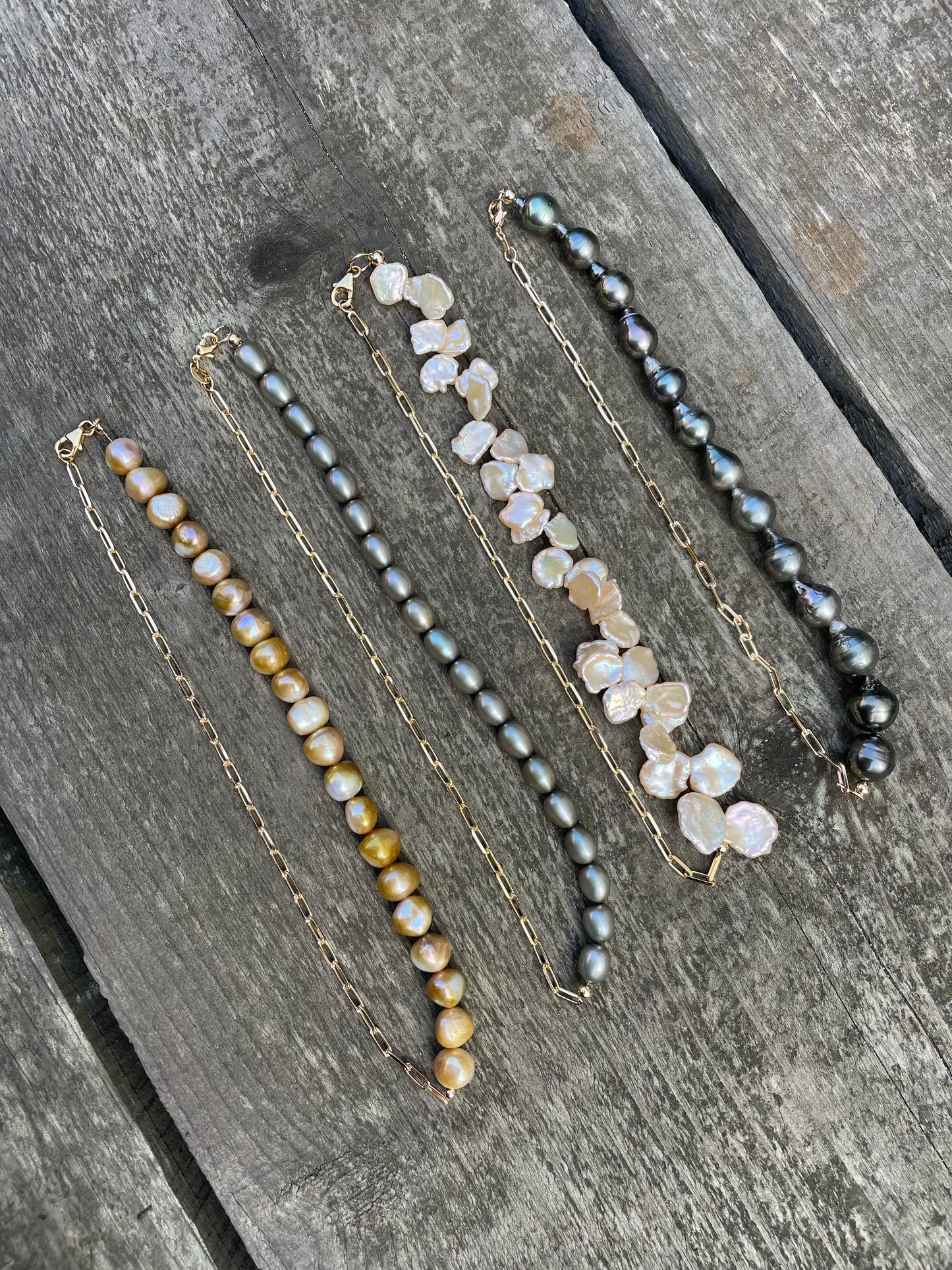 Mahu Freshwater Pearl Gold Choker Necklace