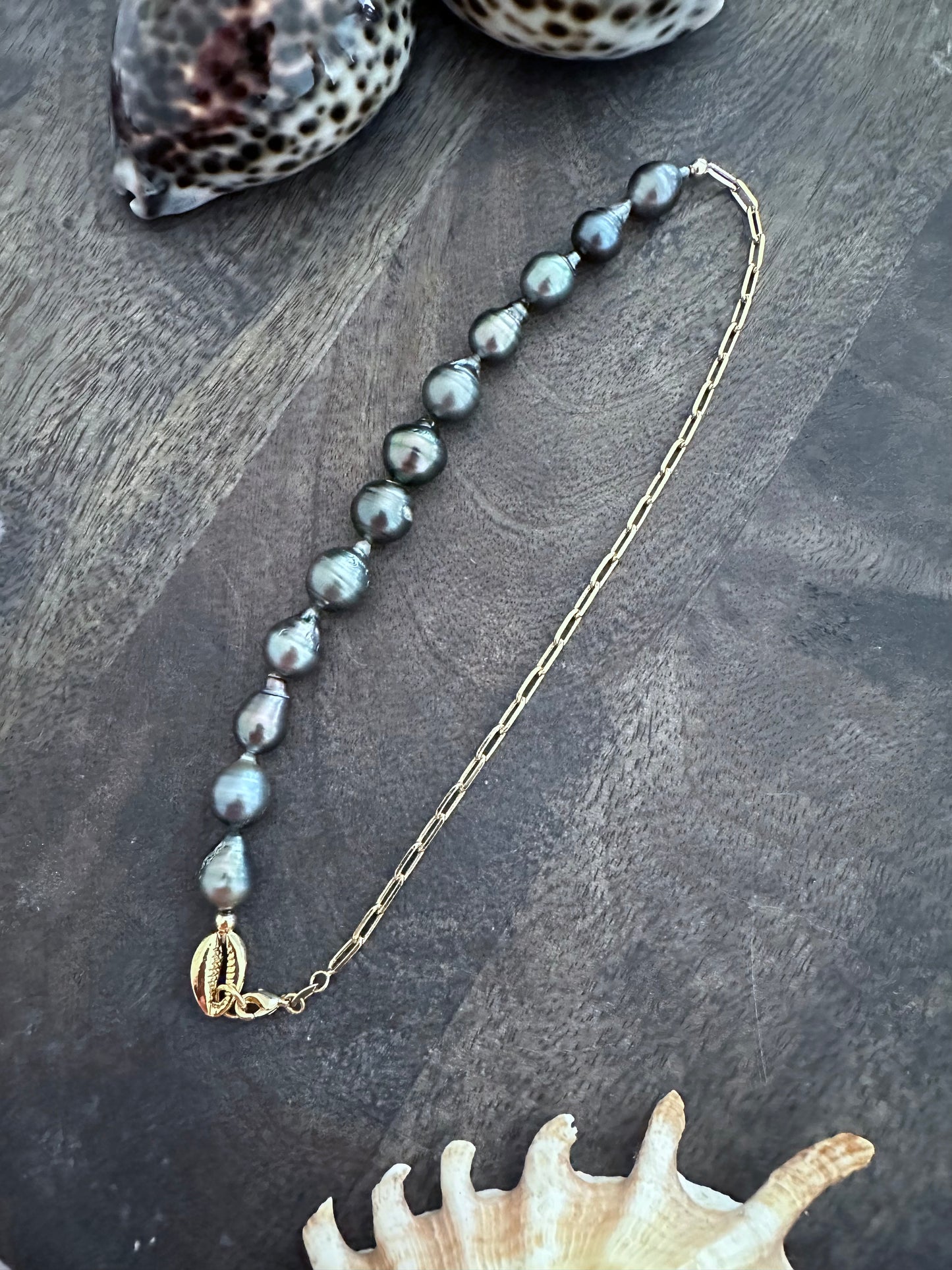 Mahu Pearl Gold Choker Necklace