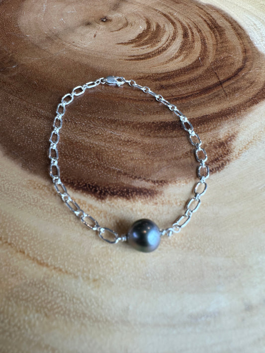 Linked Sterling Silver Bracet with a Tahitian pearl