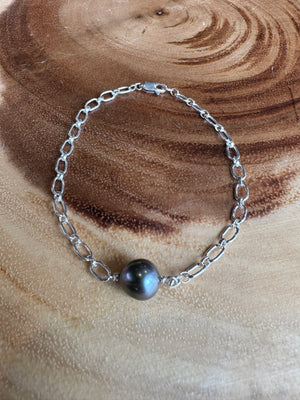 Linked Sterling Silver Bracet with a Tahitian pearl