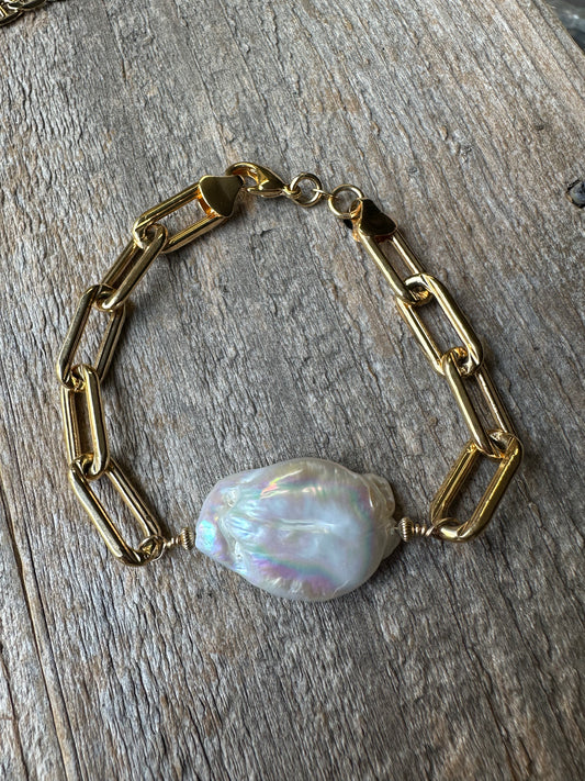 Big Mana Baroque Pearl Bracelet