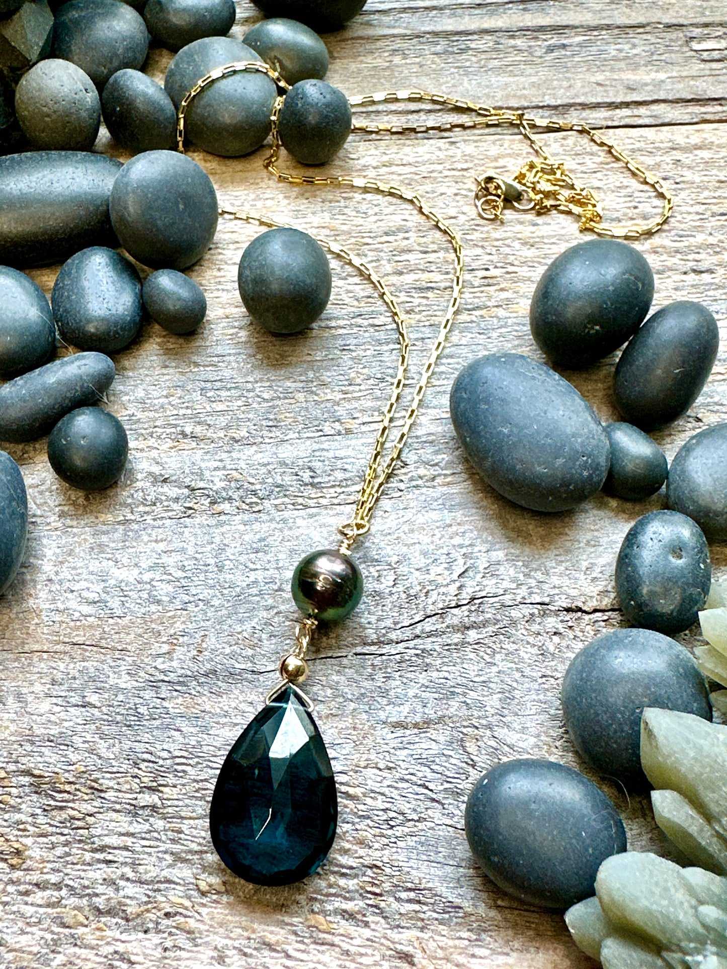 Abyssal Tide: Single Drop Necklace