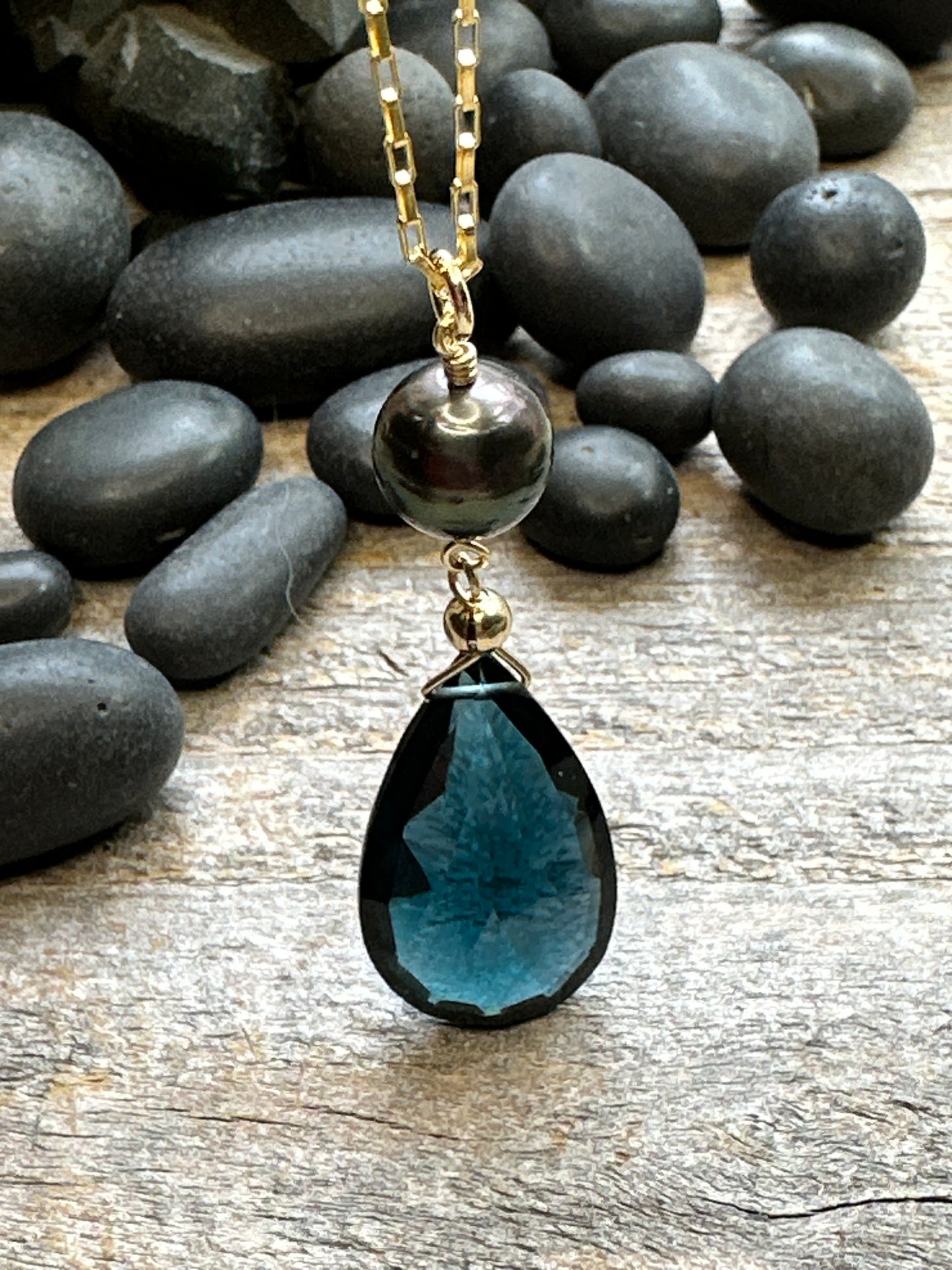 Abyssal Tide: Single Drop Necklace