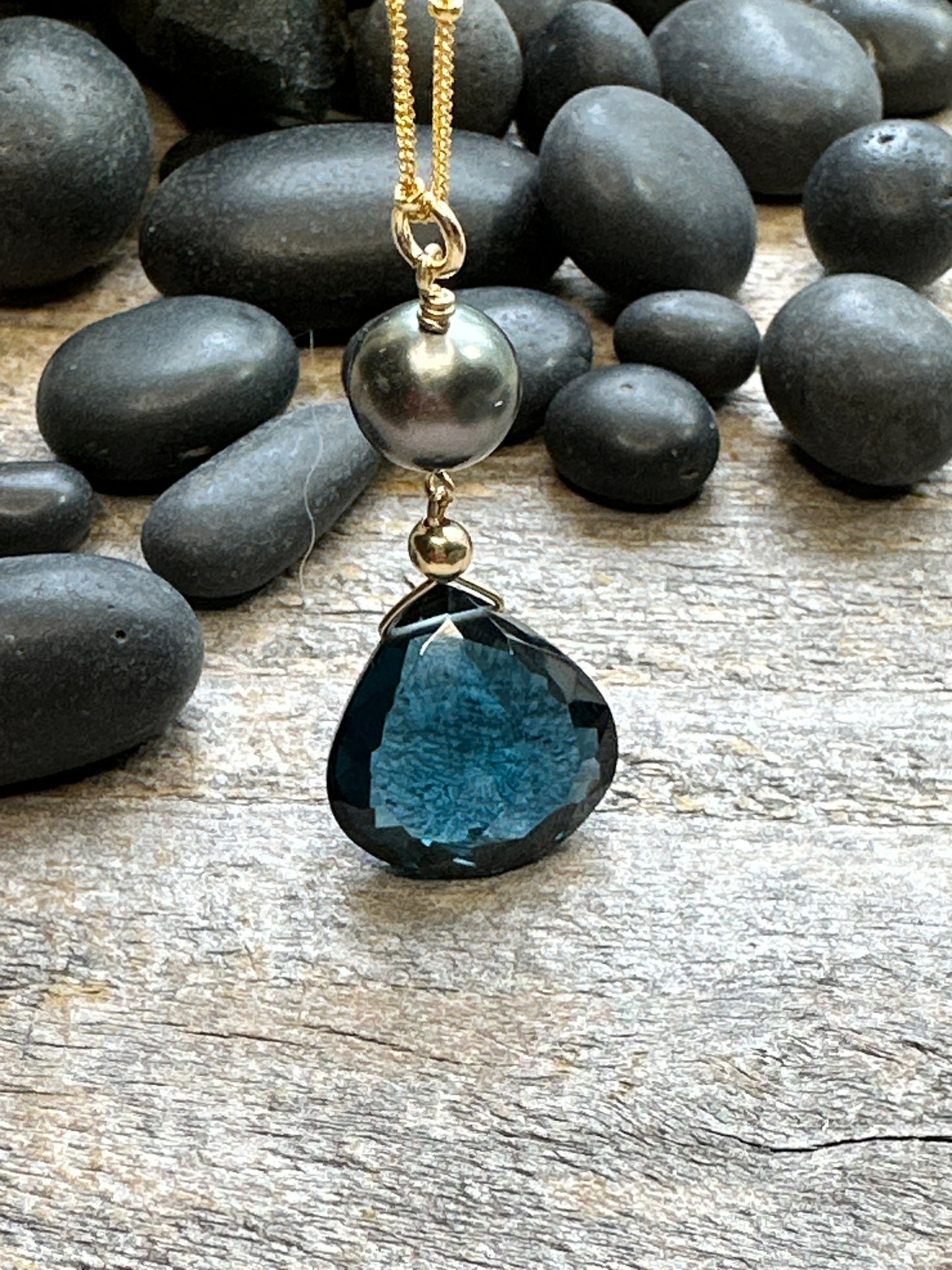 Abyssal Tide: Single Drop Necklace